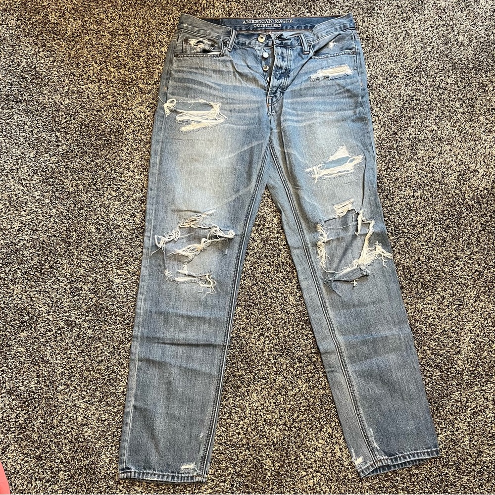American Eagle Vintage High Rise Straight Leg Distressed Denim Mom Jeans Size 8